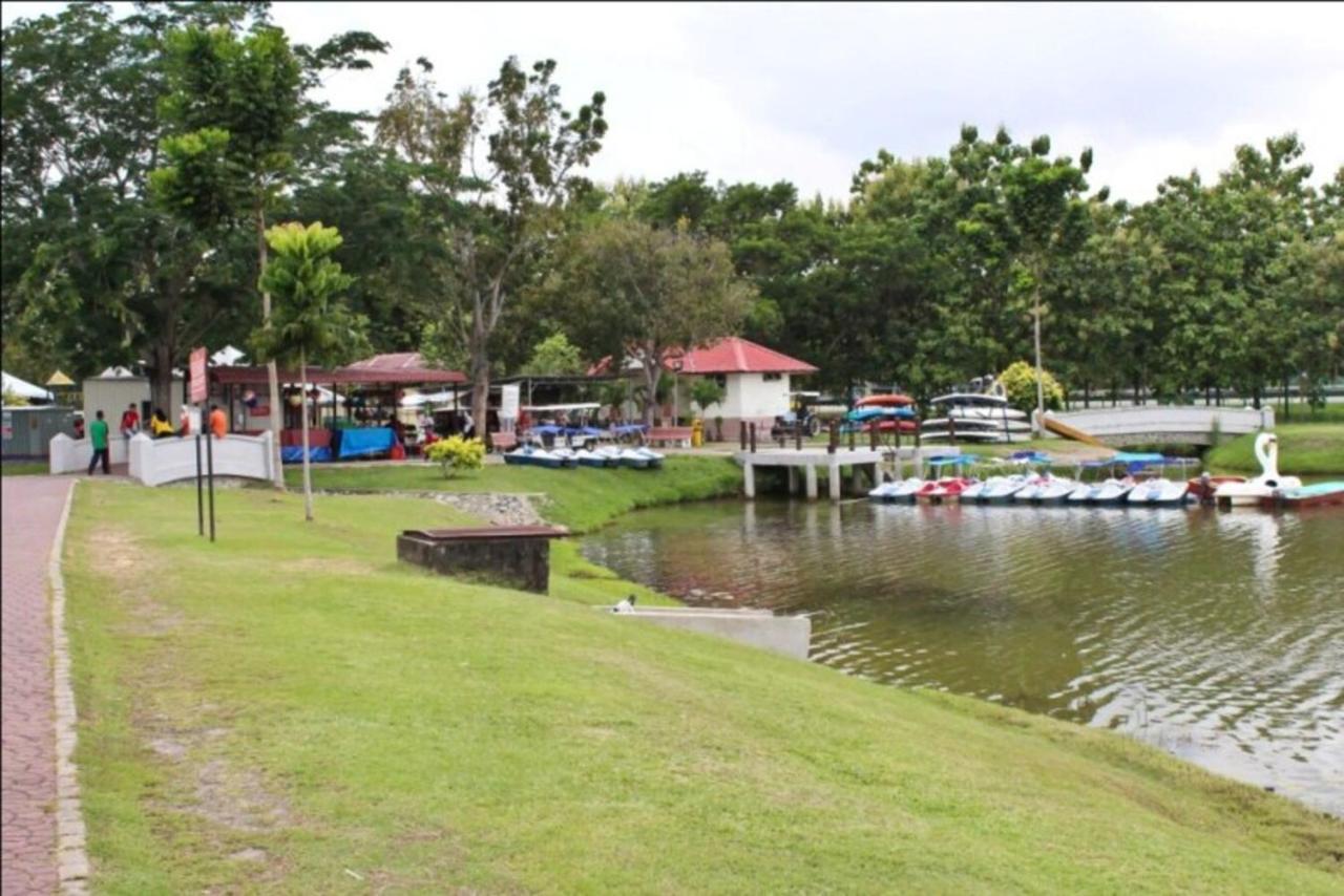 Jitra 4-Bedroom Home 10 Pax Wifi Netflix エクステリア 写真